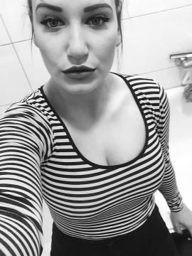 SunnySinfull0 uit Zuid-Holland,Nederland